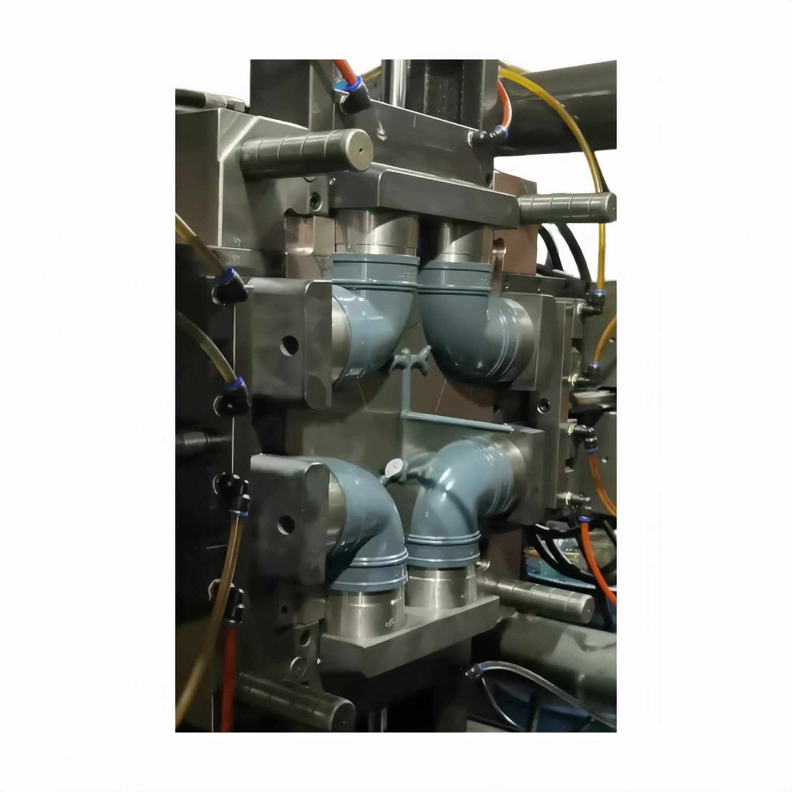 Trial molding photo for Pipe Fitting PVC Tee Mold